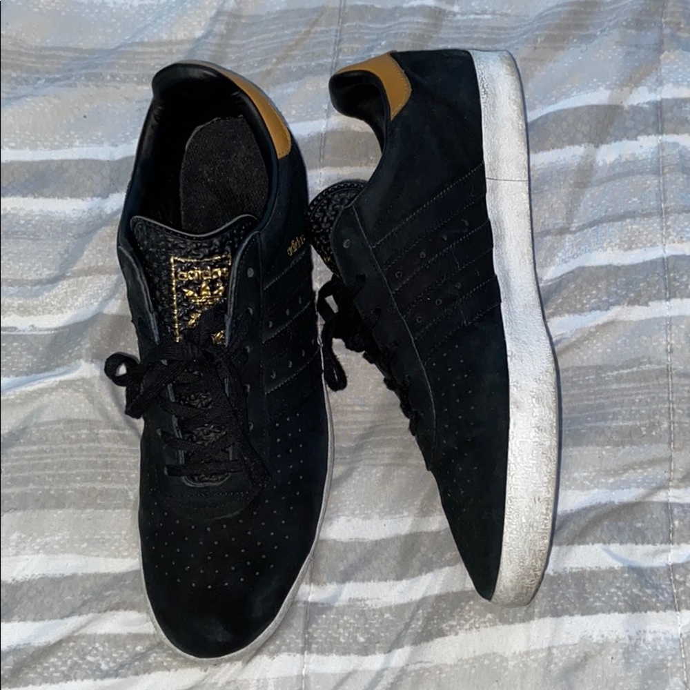 Used adidas 350 for men.